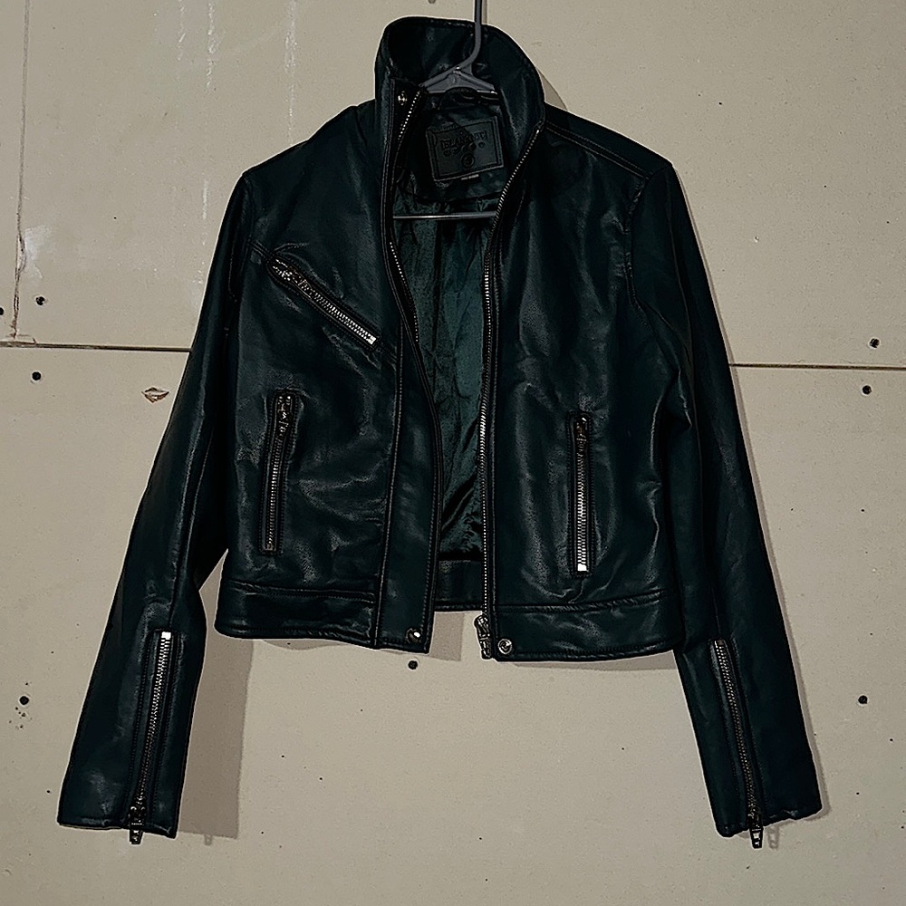 Women’s leather jacket zip up